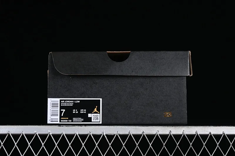 All categories Air Jordan Jordan series basketball shoes Air Jordan 1 Low G version pure original Air Jordan 1 Low "White and Black" AJ1 Joe 1 white and black color matching low-top cultural casual sneakers 553558-132